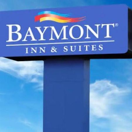 Baymont By Wyndham Youngstown Exterior photo