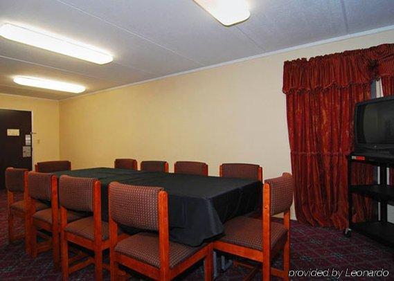 Baymont By Wyndham Youngstown Room photo
