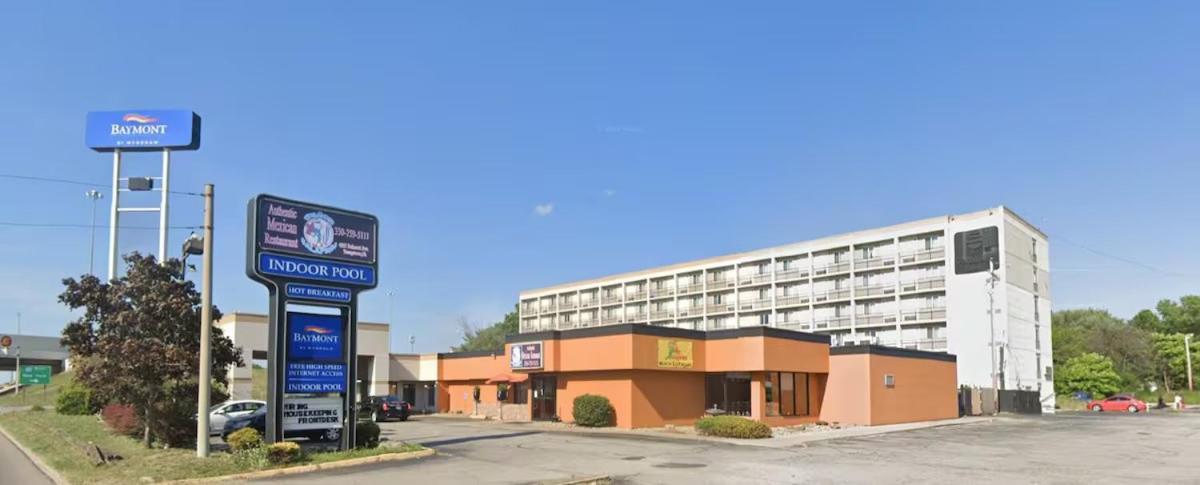 Baymont By Wyndham Youngstown Hotel Exterior photo